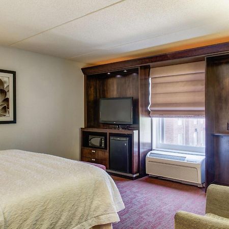 Hampton Inn & Suites Detroit/Airport Romulus Ngoại thất bức ảnh