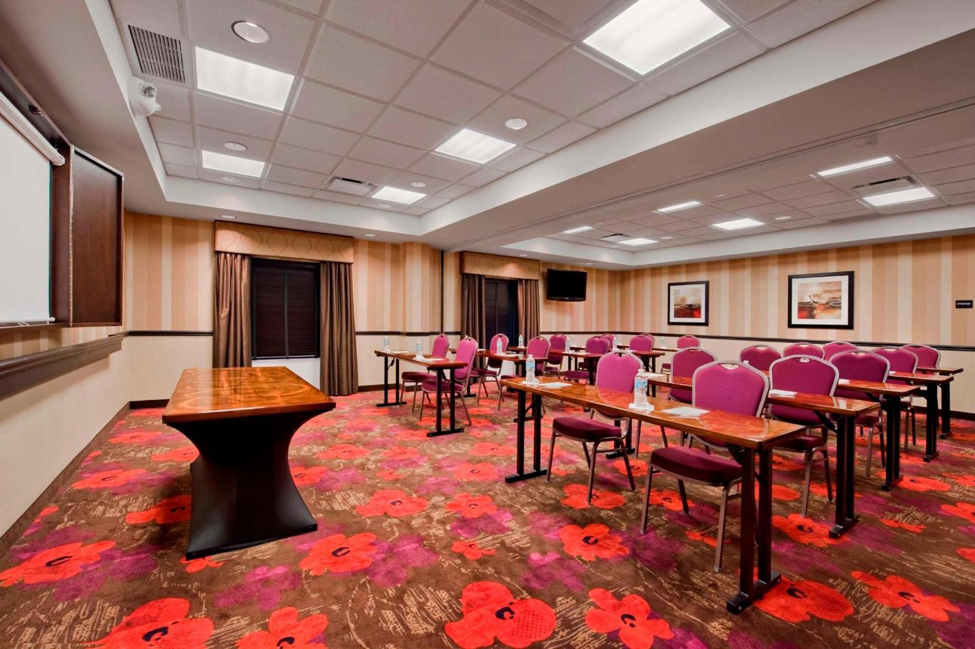 Hampton Inn & Suites Detroit/Airport Romulus Ngoại thất bức ảnh