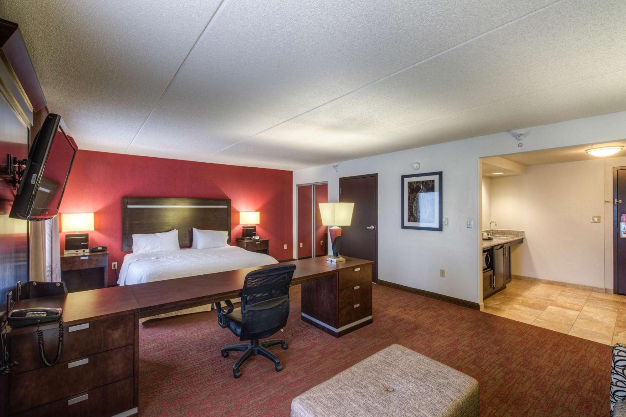 Hampton Inn & Suites Detroit/Airport Romulus Ngoại thất bức ảnh