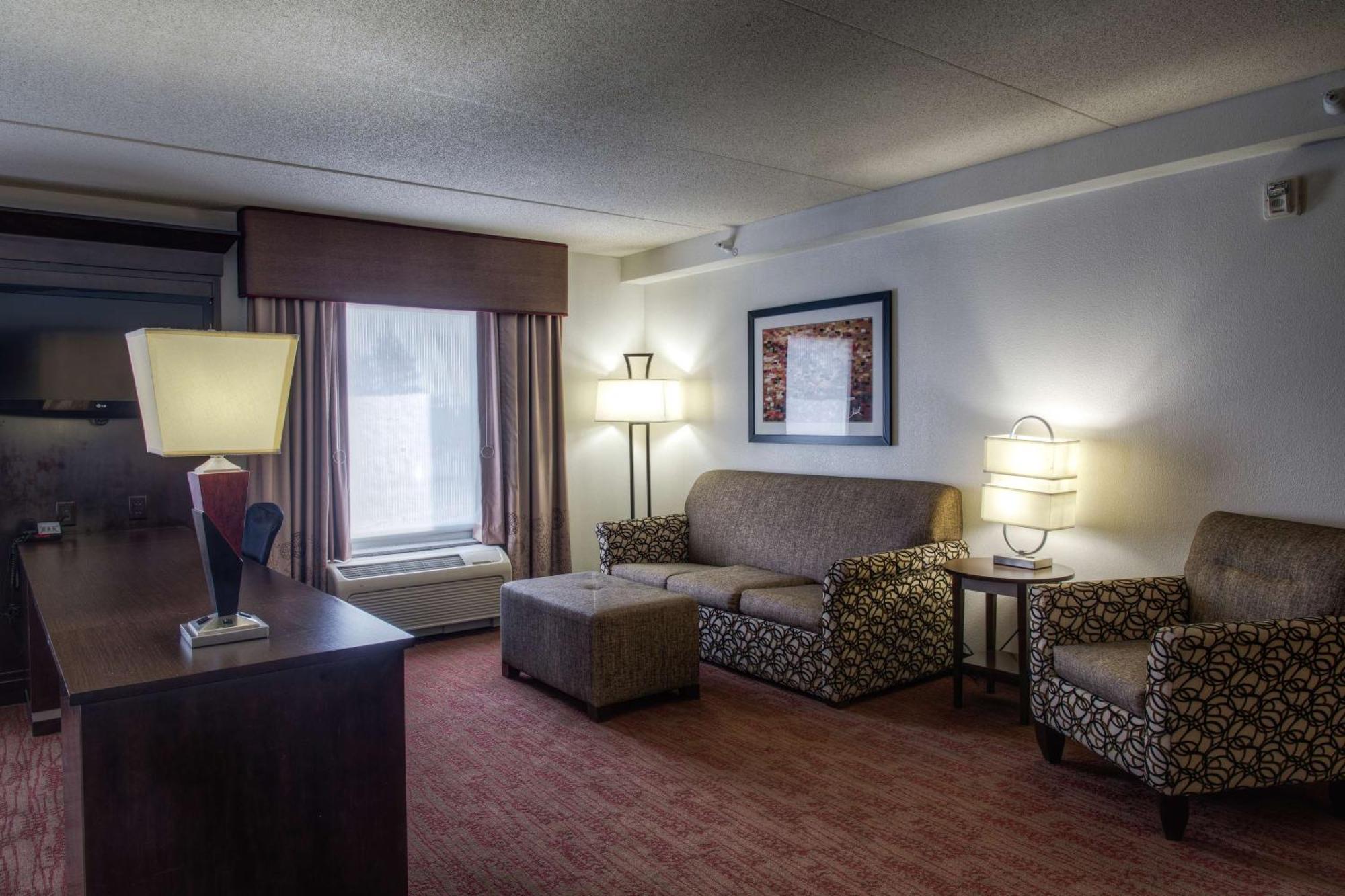 Hampton Inn & Suites Detroit/Airport Romulus Ngoại thất bức ảnh