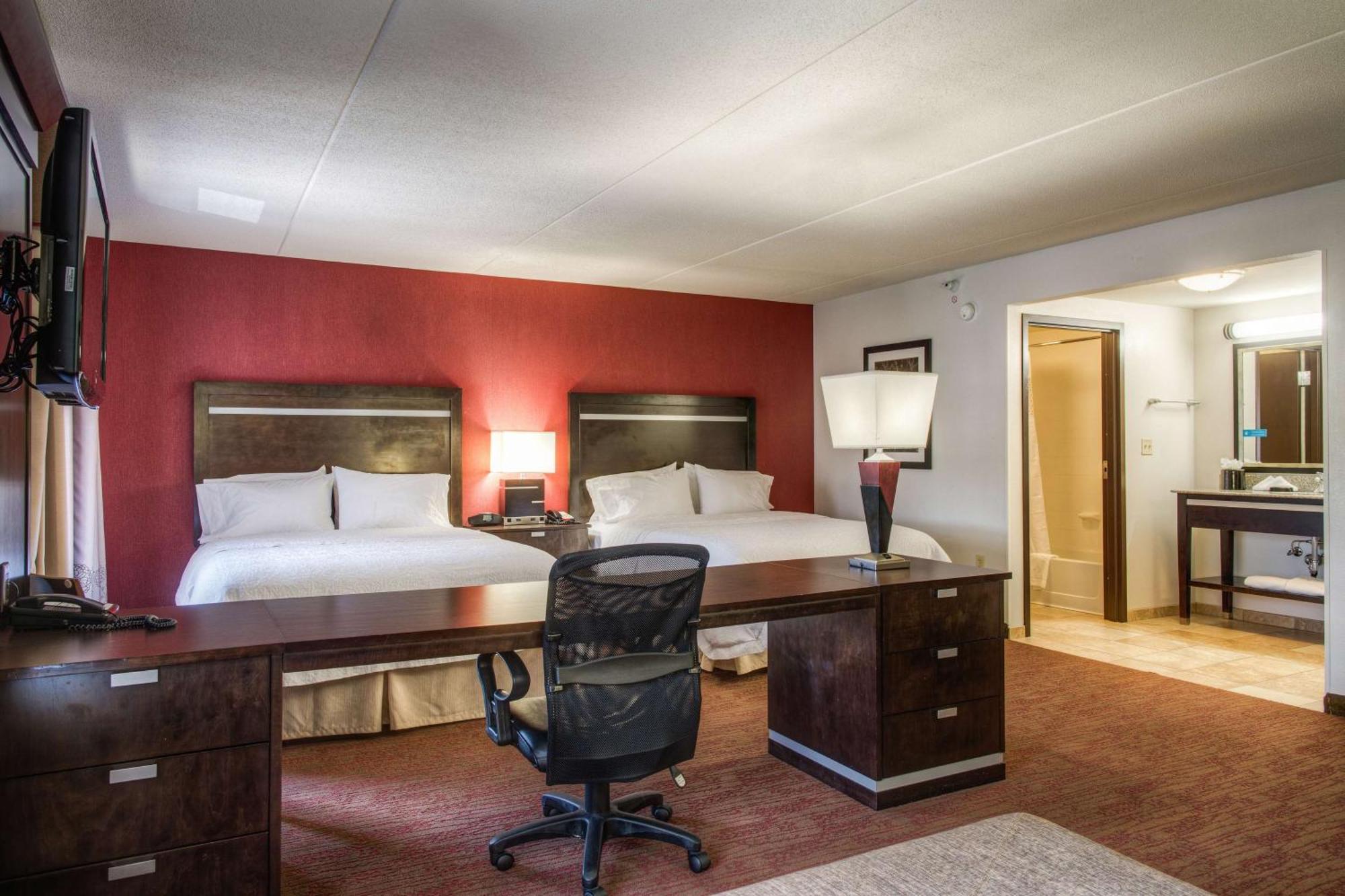 Hampton Inn & Suites Detroit/Airport Romulus Ngoại thất bức ảnh