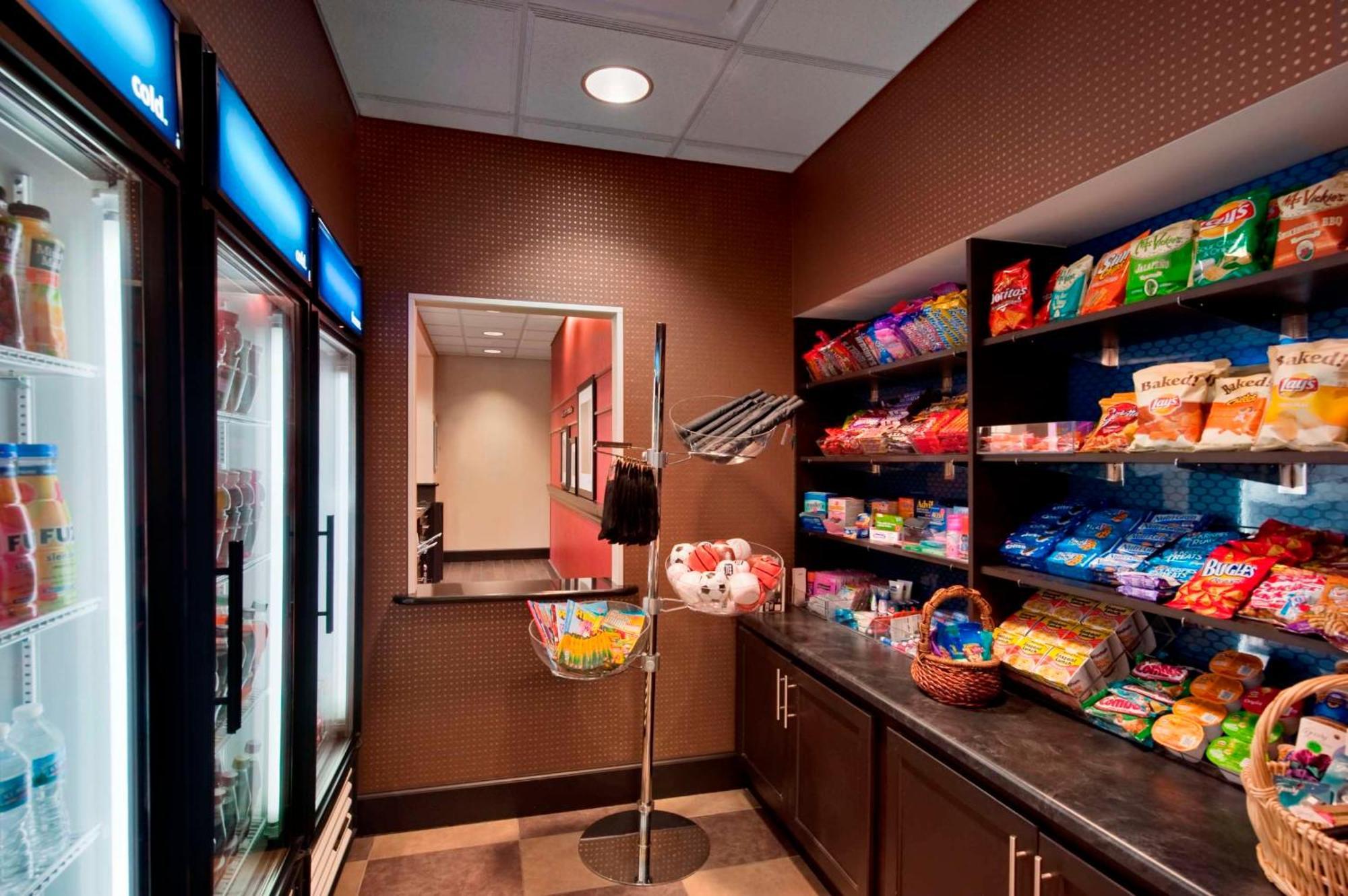 Hampton Inn & Suites Detroit/Airport Romulus Ngoại thất bức ảnh