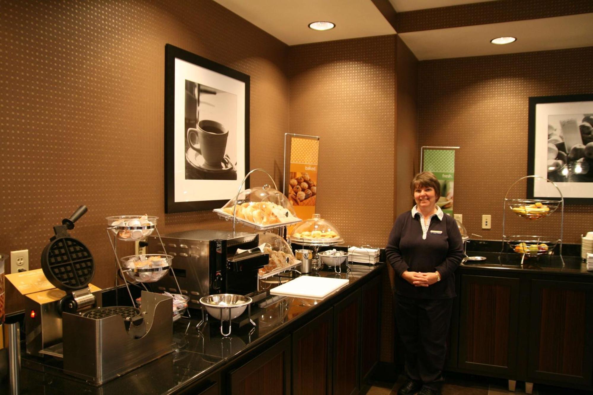 Hampton Inn & Suites Detroit/Airport Romulus Ngoại thất bức ảnh