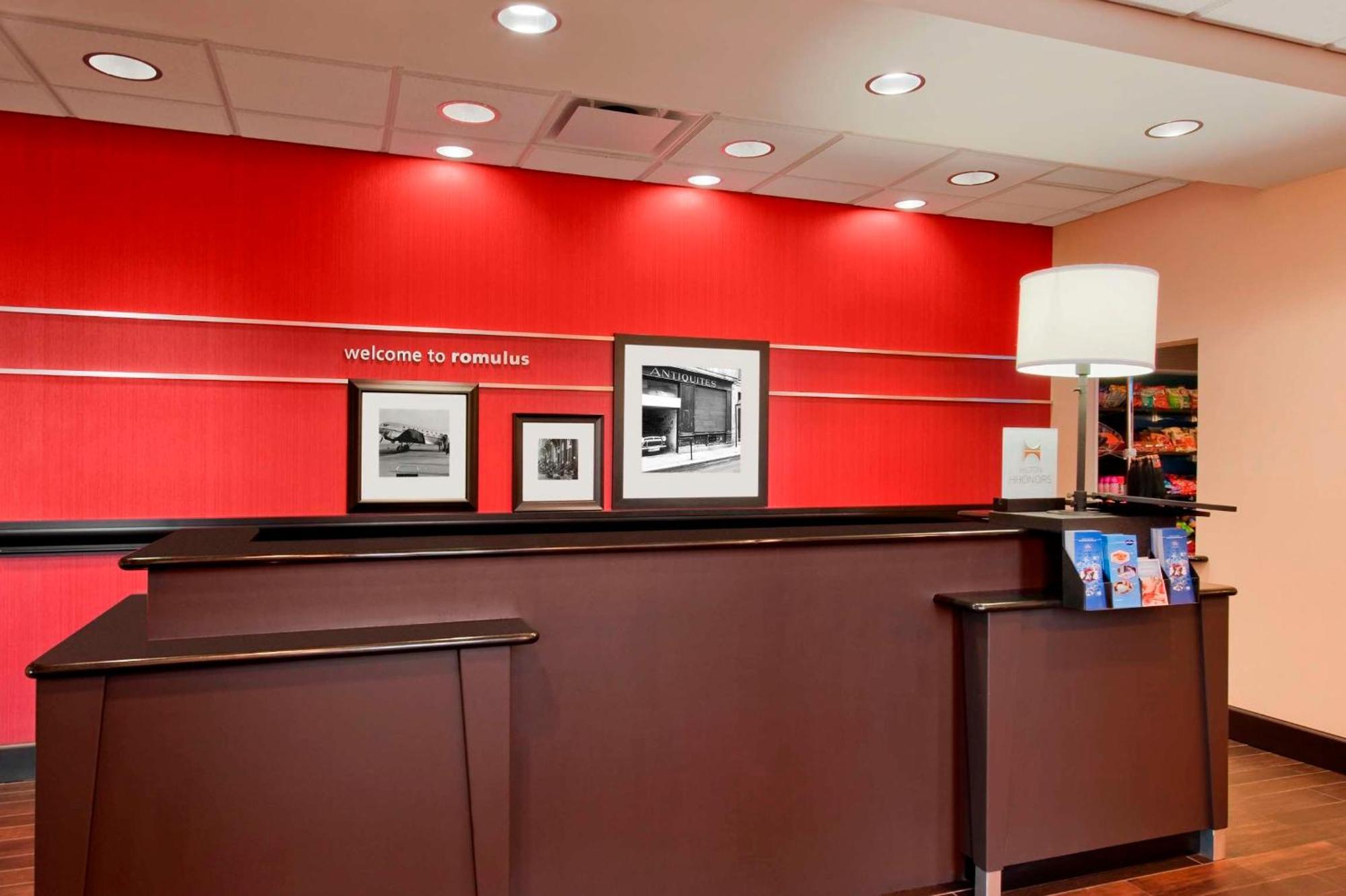 Hampton Inn & Suites Detroit/Airport Romulus Ngoại thất bức ảnh
